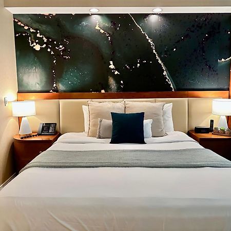 Balcony Full Strip View Suite Mgm Signature Free Valet ลาสเวกัส ภายนอก รูปภาพ