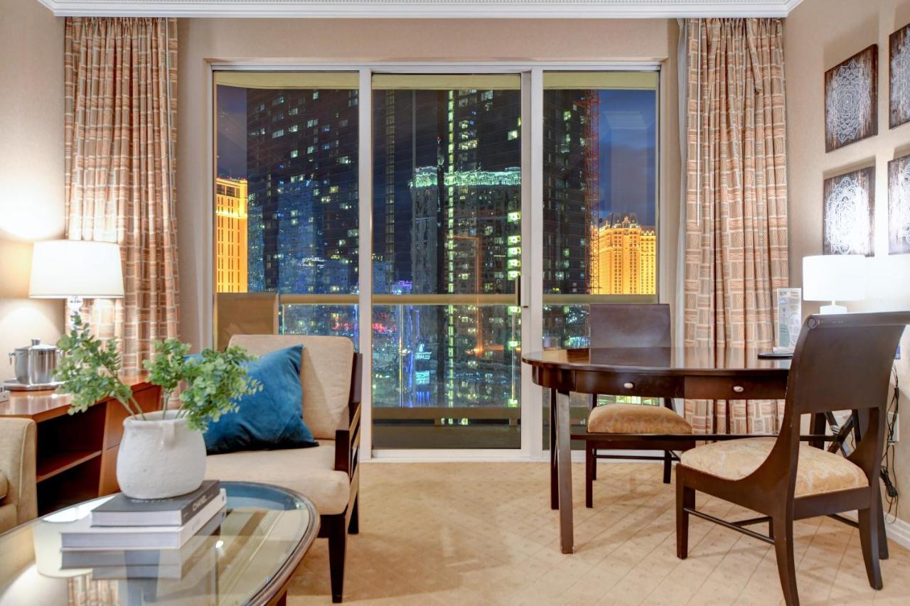Balcony Full Strip View Suite Mgm Signature Free Valet ลาสเวกัส ภายนอก รูปภาพ