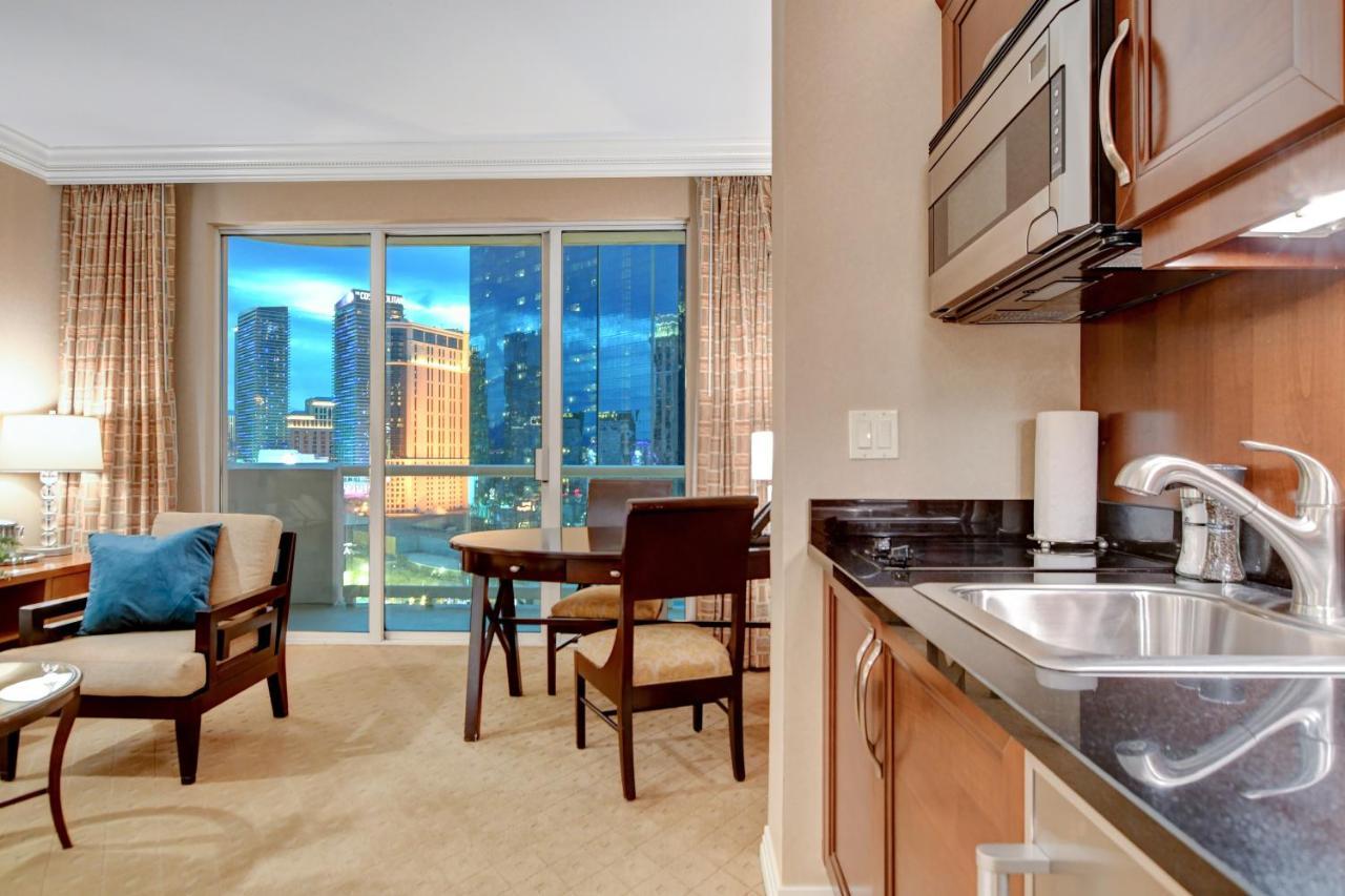 Balcony Full Strip View Suite Mgm Signature Free Valet ลาสเวกัส ภายนอก รูปภาพ