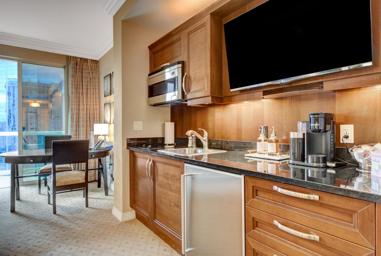 Balcony Full Strip View Suite Mgm Signature Free Valet ลาสเวกัส ภายนอก รูปภาพ