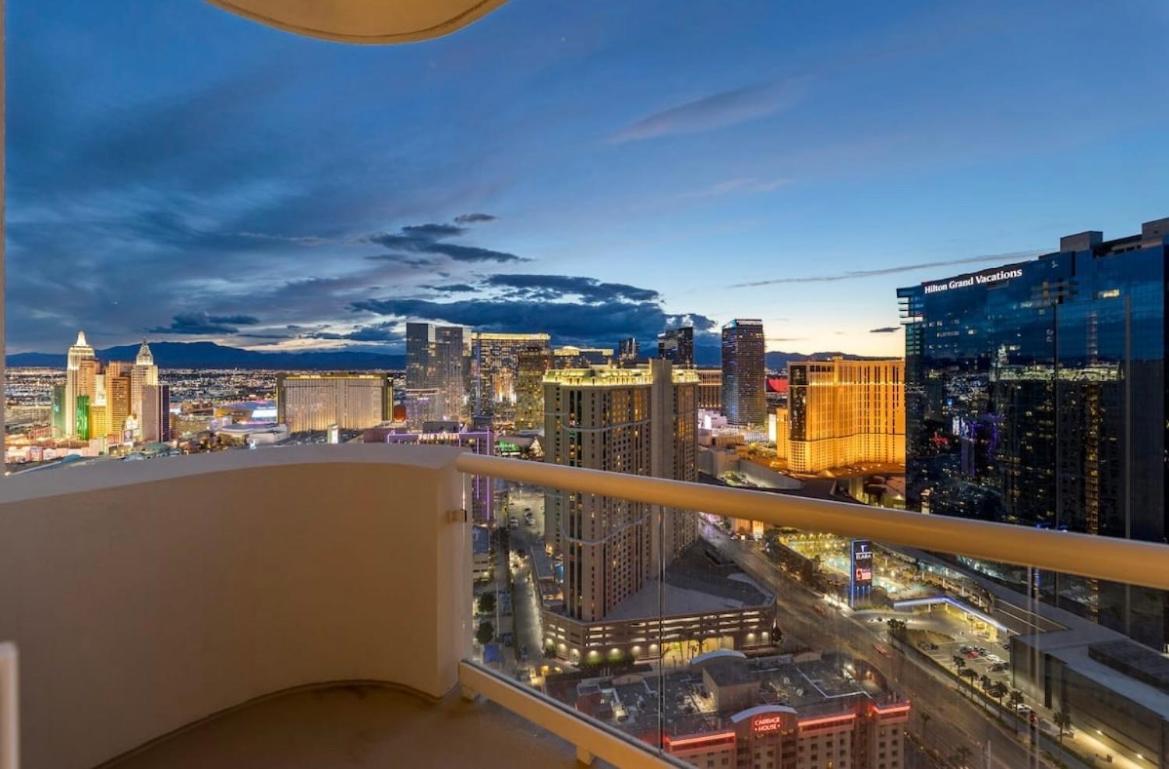Balcony Full Strip View Suite Mgm Signature Free Valet ลาสเวกัส ภายนอก รูปภาพ